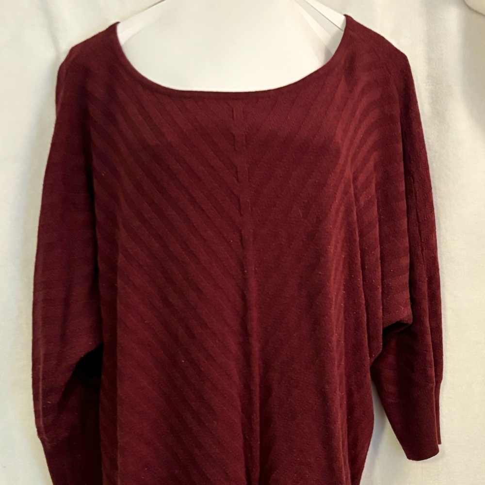 Comfy maroon women’s XXL 3/4 length sleeve sweater